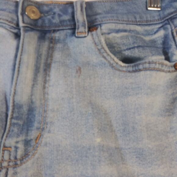 American Eagle Stretch Light Wash Mom Short Size 8 - Picture 4 of 7